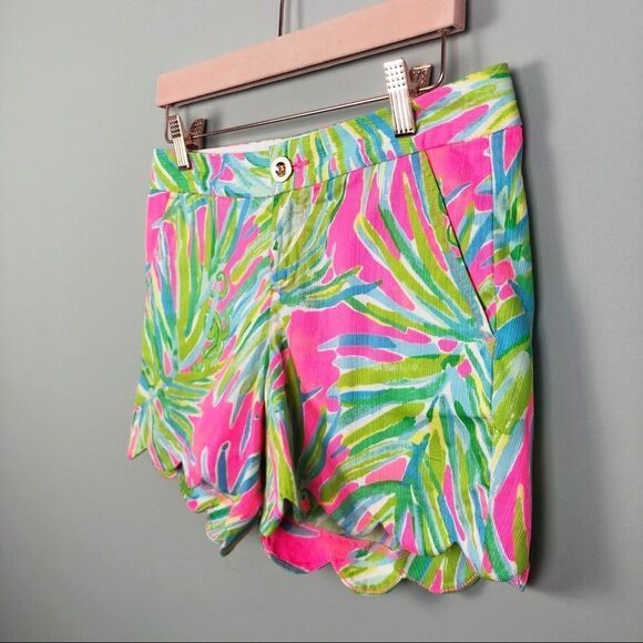 LILLY PULITZER | Tiki Pink Buttercup Shorts Size 0 - Picture 3 of 9